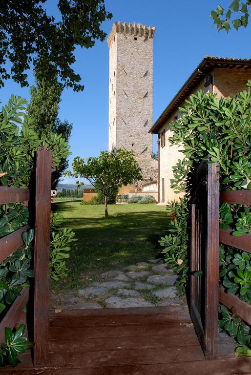 Agriturismo Le Due Torri - Torre Quandrano Cannara المظهر الخارجي الصورة